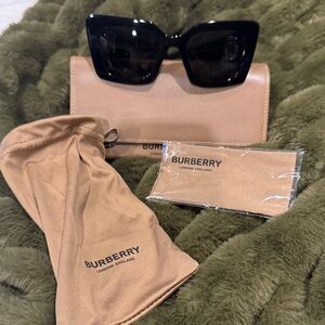 Burberry Black Sunglasses with Brown Case
